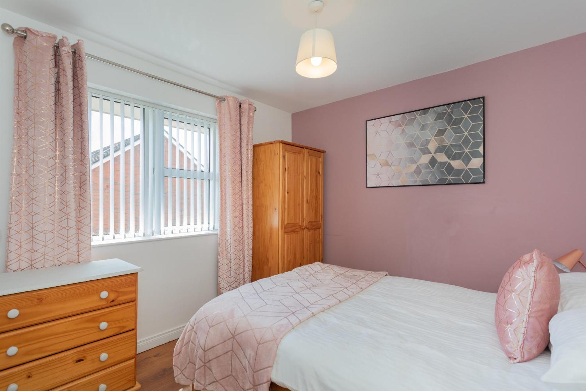 Ardenlee - Stylish 3 Bed Apt Close To City, Parking And Wifi بلفاست المظهر الخارجي الصورة